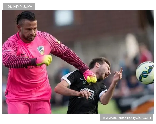 关注真人真事足球博客,了解那些真实发生在绿茵场上的感人事件与不可思议的足球奇迹 关注真人真事足球博客,了解那些真实发生在绿茵场上的感人事件与不可思议的足球奇迹